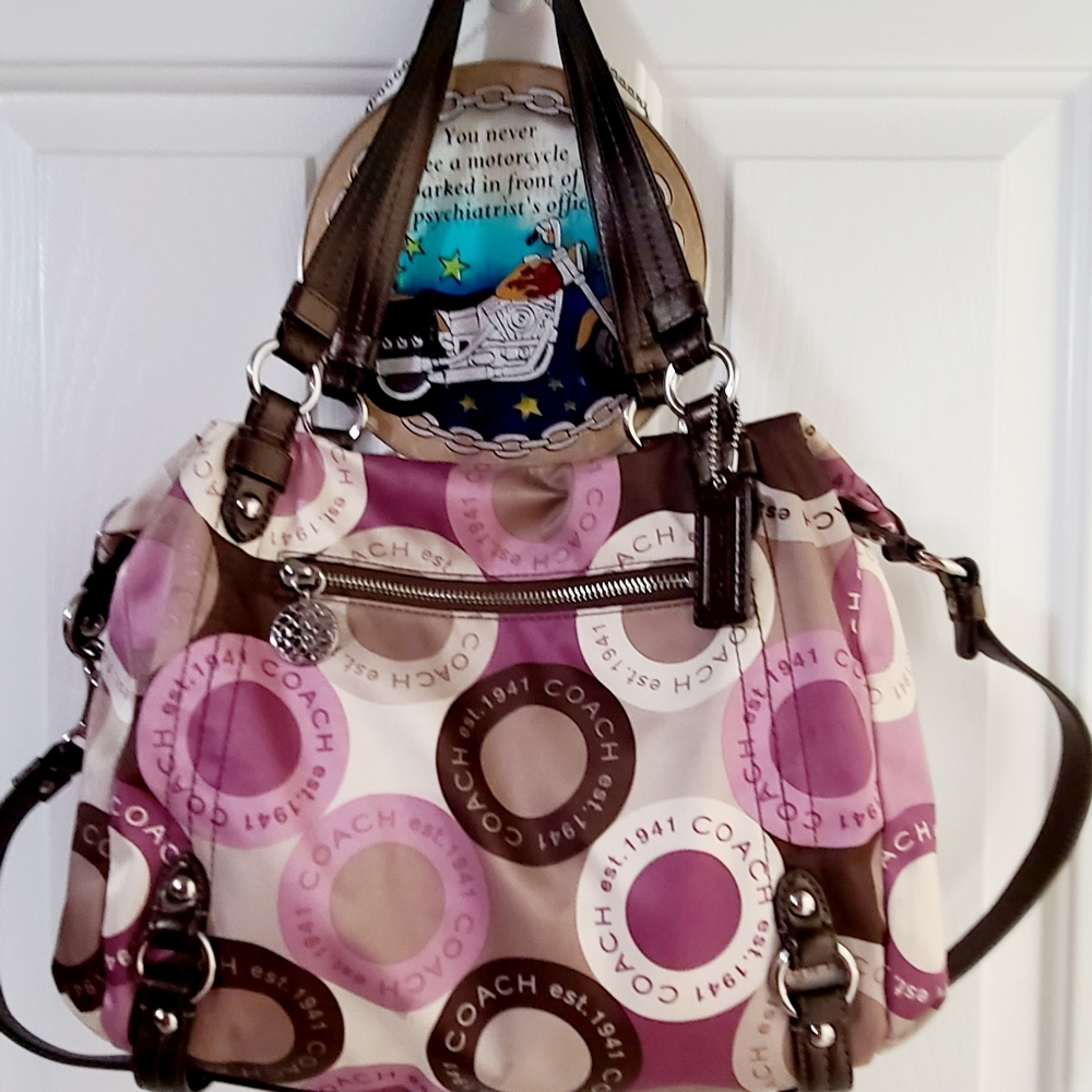 Vintage Meduim Handbag 👜 By Coach - Picture 3 of 15